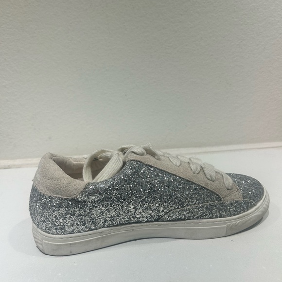 Silver sparkly shoes, size 7 women, worn once - Picture 2 of 4